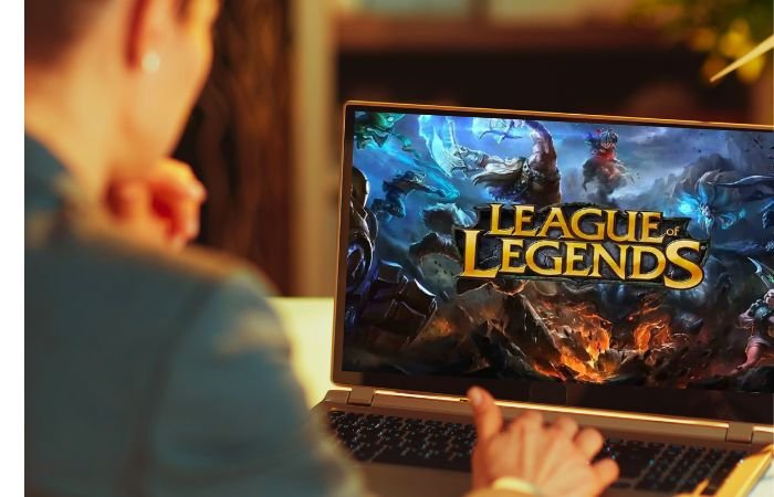 Is League of Legends heavy on laptop